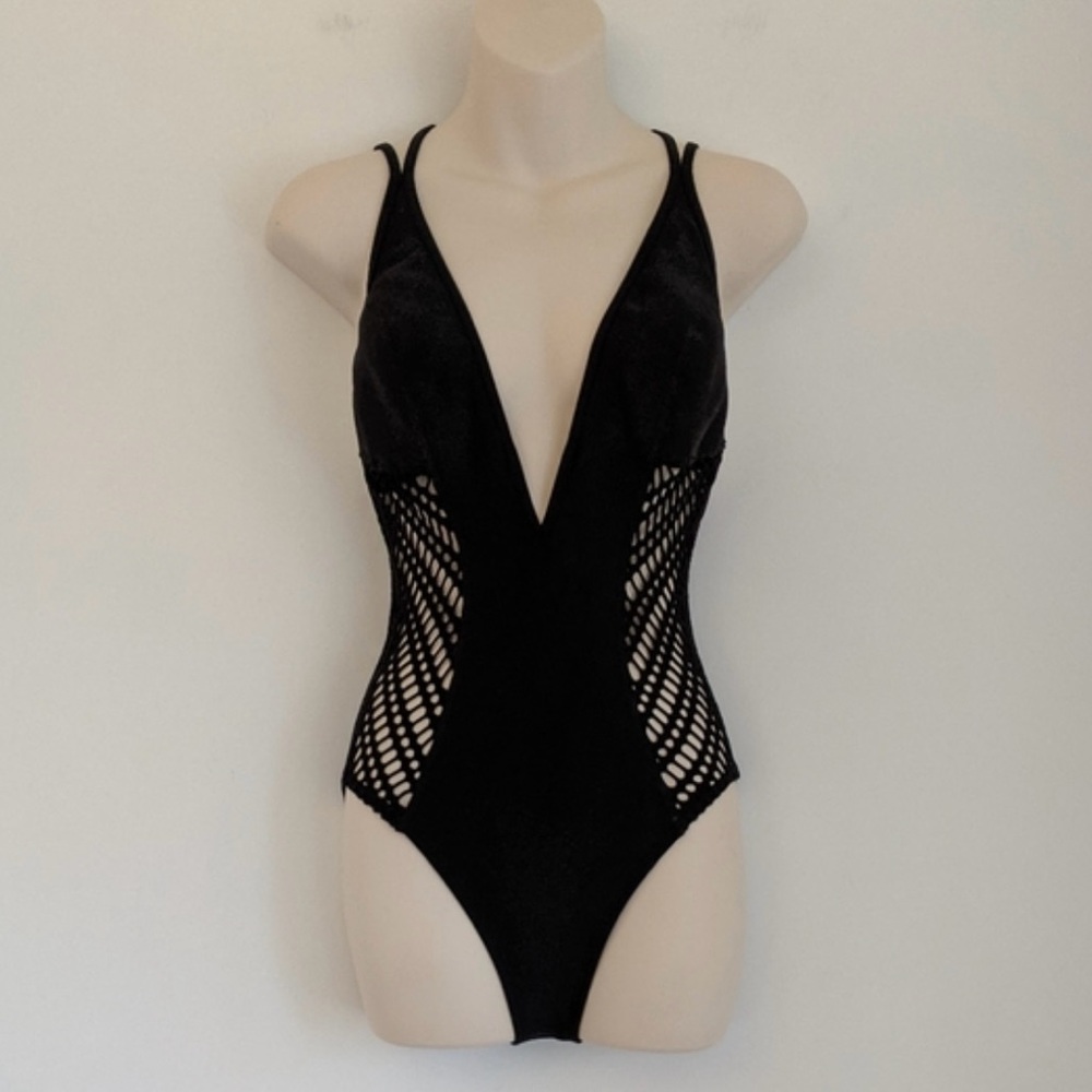 Robin Piccone Black Onepiece Bathingsuit